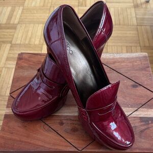 LEATHER patent Me Too Shiny Candy Apple Platform Heels